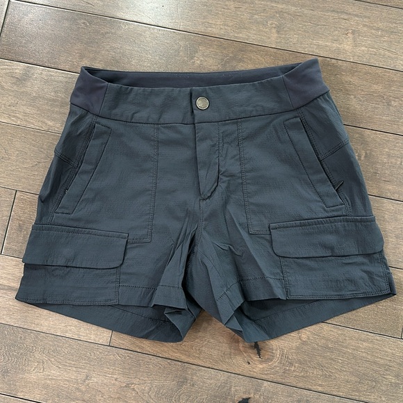 Athleta Trekkie Cargo Short 4" Flint Gray - Picture 2 of 5